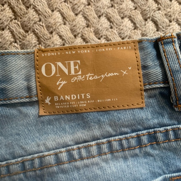 SOLD!!  NEVER WORN One by OneTeaspoon Denim Shorts - Picture 8 of 8